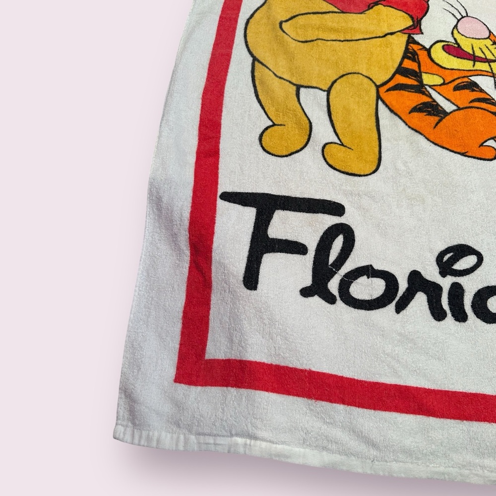 Disney White And Red Winnie the Pooh and Tigger Beach Towel 55" x 27" - Picture 2 of 10